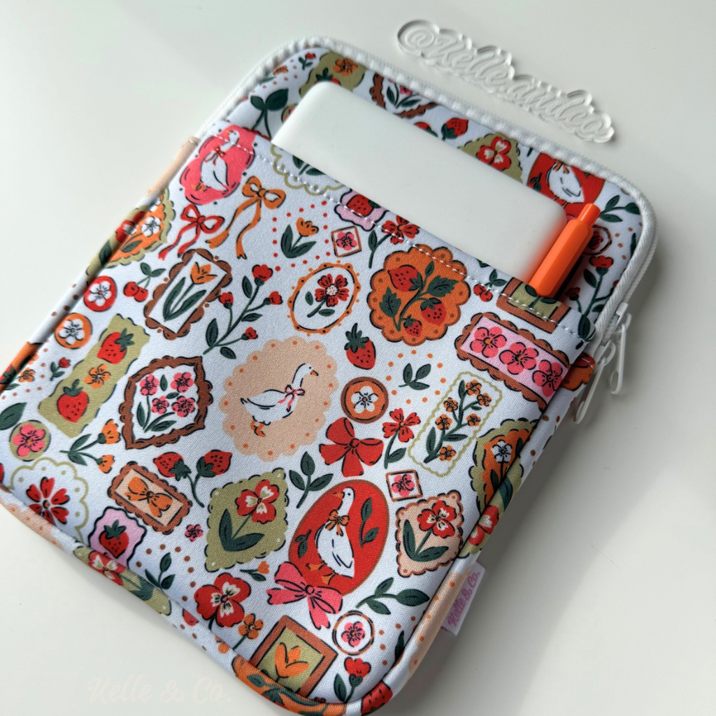 Coquette goose Kindle sleeve | Book & Kindle Sleeve Pouch