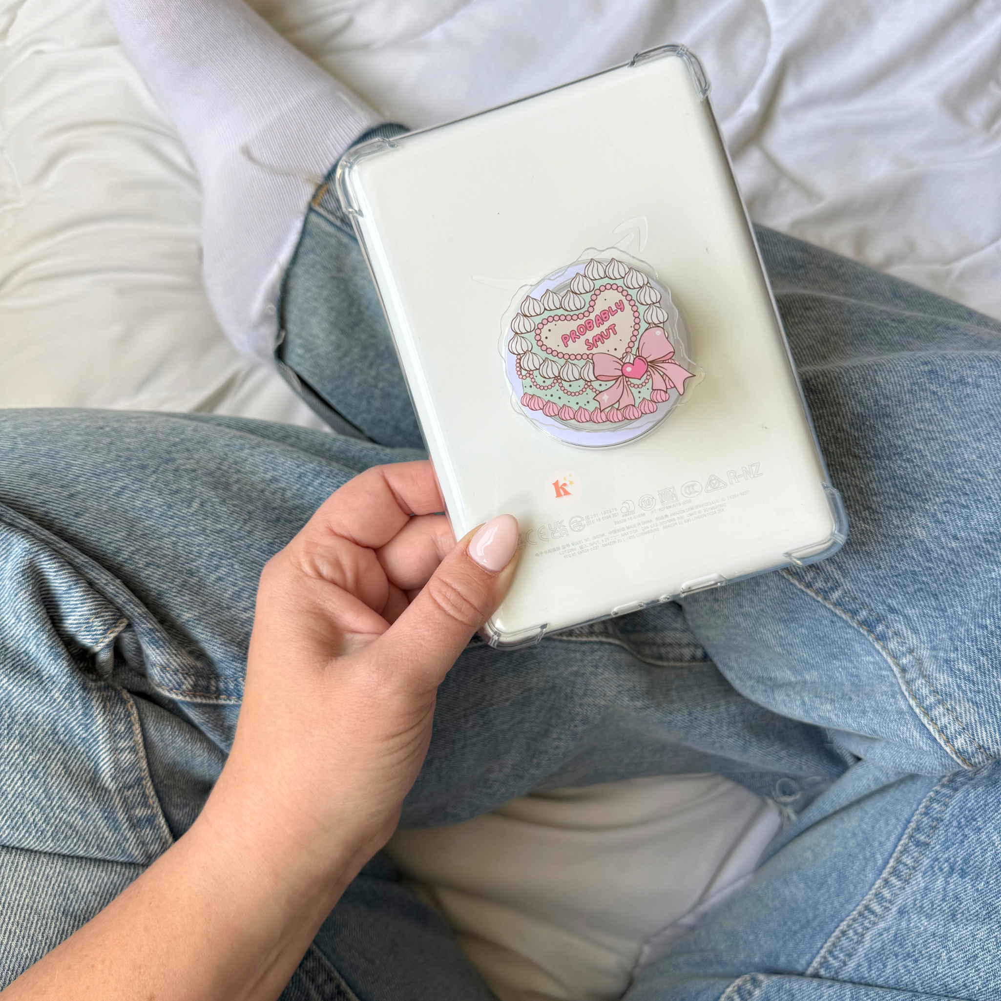 Pretty romance smut cake Kindle grip | kindle case
