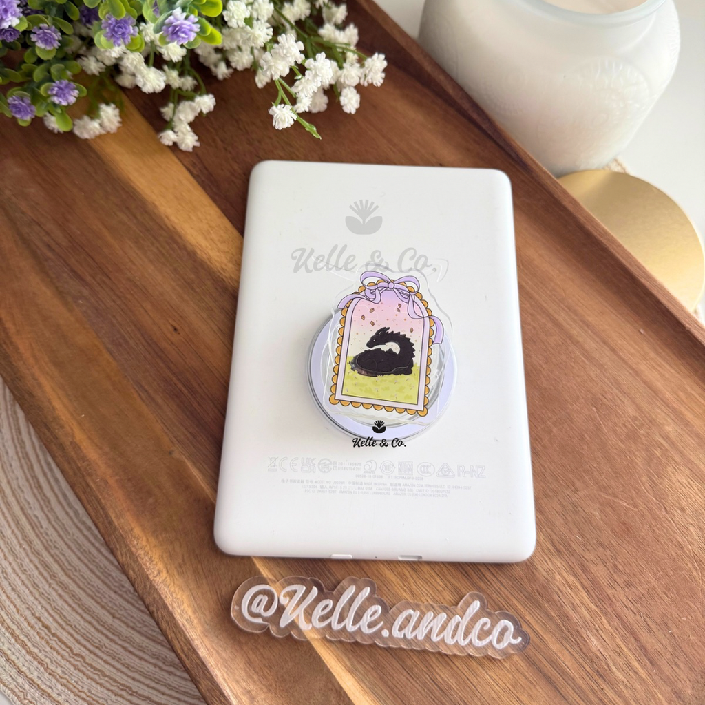 Fantasy Reader | Kindle Grip MagSafe | kindle case | Books